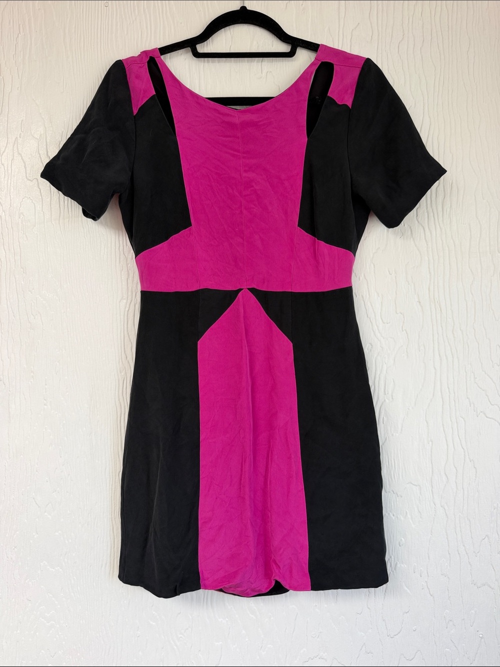100% Silk Size 6 Rebecca Minkoff Black and Fuchsia Colorblock Mini Dress